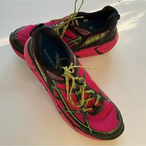 GUC Hoka Sneakers - Pink Size 11 Challenger ATR
